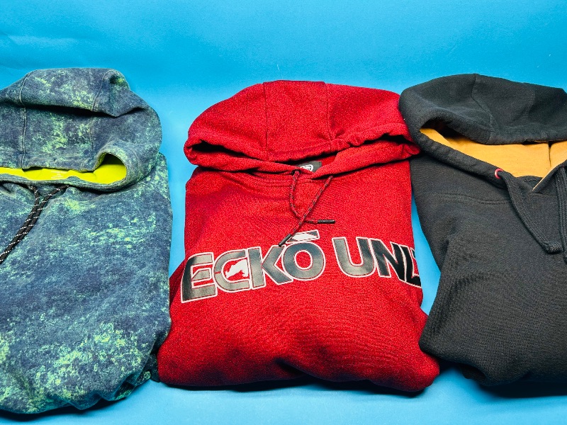 Photo 1 of 593749…3 lightly used mens size XXL hoodie shirts