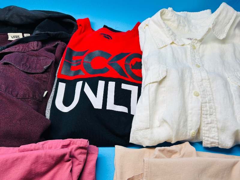 Photo 1 of 593750…mens used shirts size XXL