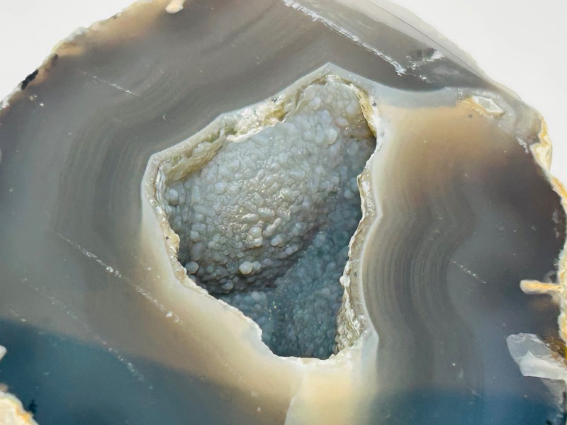 Photo 1 of 593766…2 agate base rocks in box