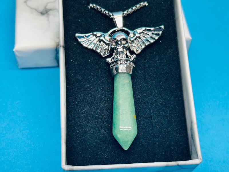 Photo 1 of 593775…skull pendant on 25” chain in gift box