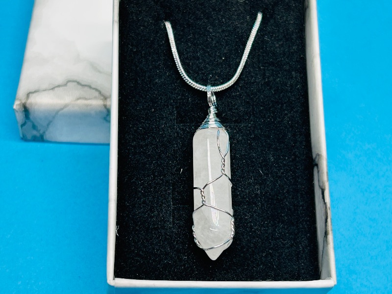 Photo 1 of 593776… pendant on 21”  chain in gift box