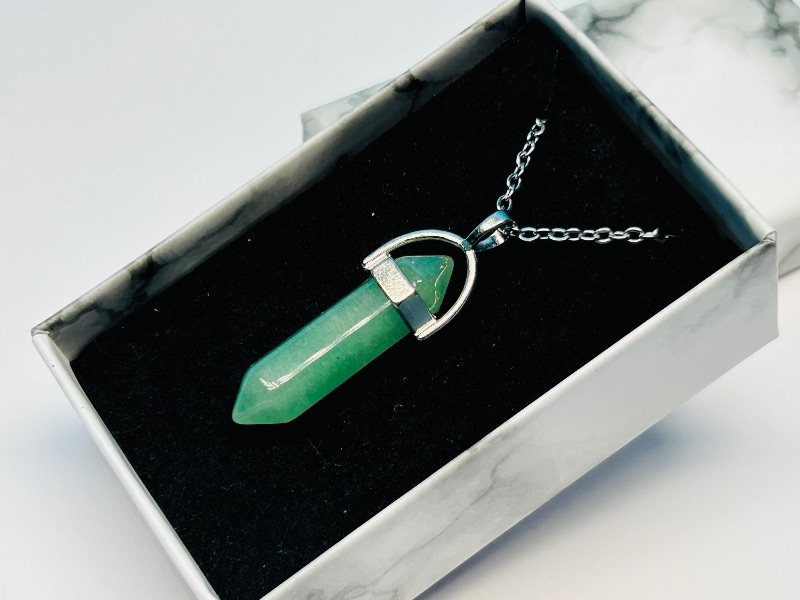 Photo 1 of 593791…pendant on 19”  chain in gift box