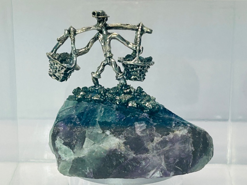 Photo 1 of 593825…miner on fluorite rock in 3 x 3” display