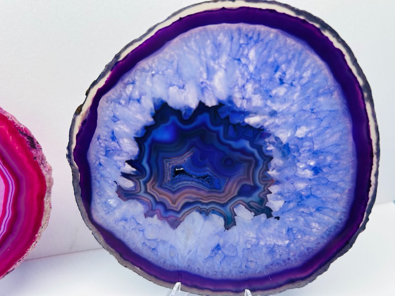 Photo 1 of 593828…2 agate slices on stands  4 x 5”, 4 x 4”