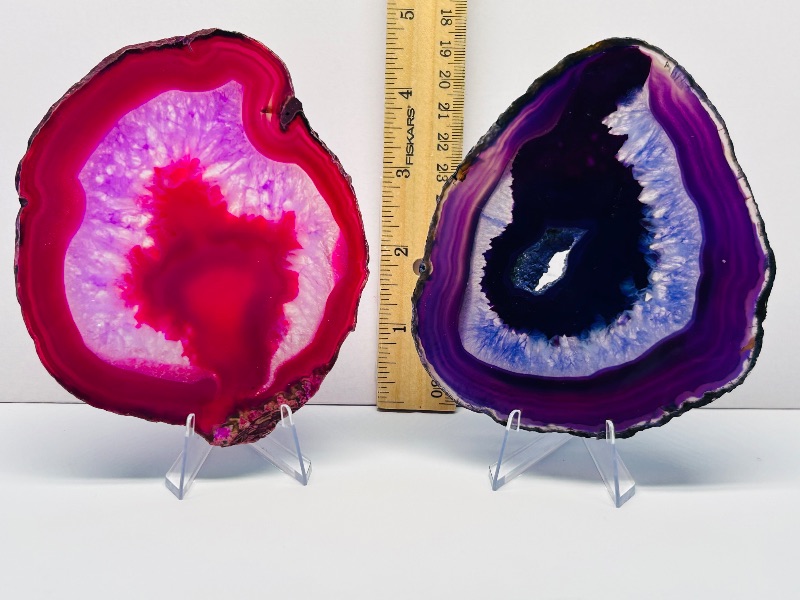 Photo 1 of 593832… 2 agate slices on stands approx 4x5”