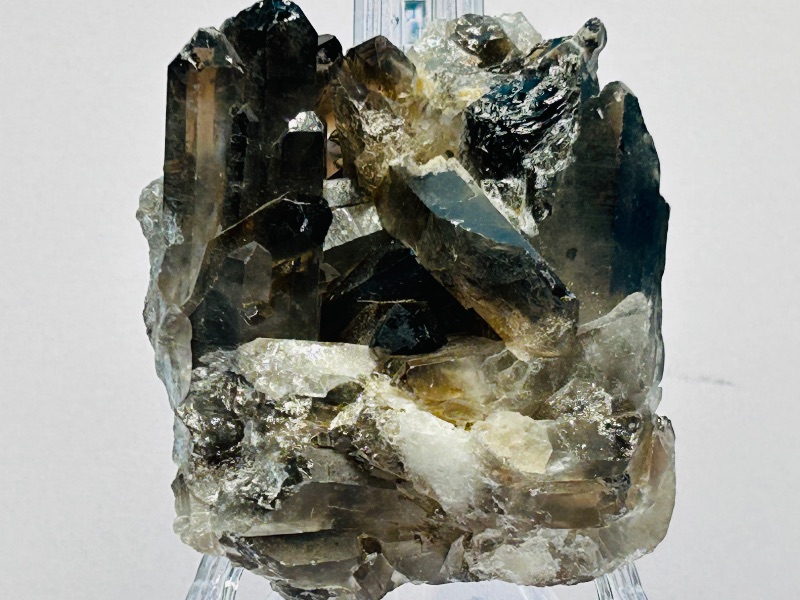 Photo 1 of 593870…3” y quartz cluster with stand