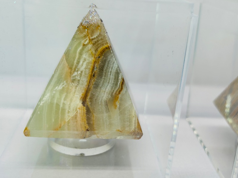 Photo 1 of 593905…2 onyx stone pyramids in cases