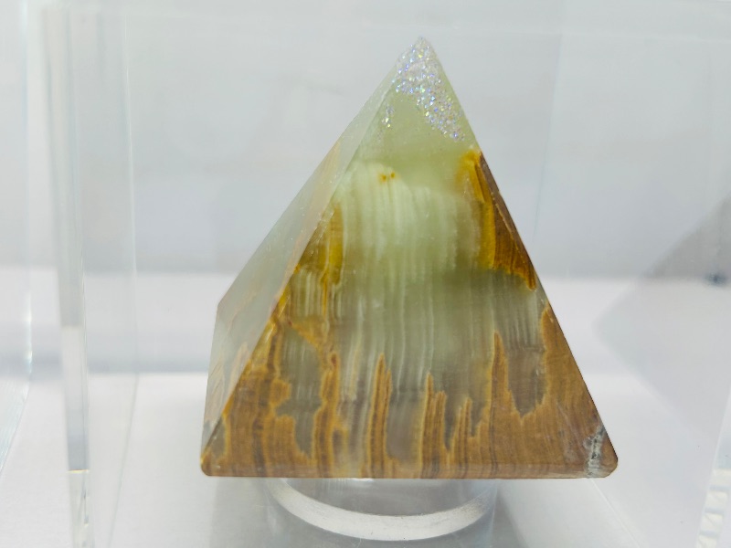 Photo 1 of 593905…2 onyx stone pyramids in cases