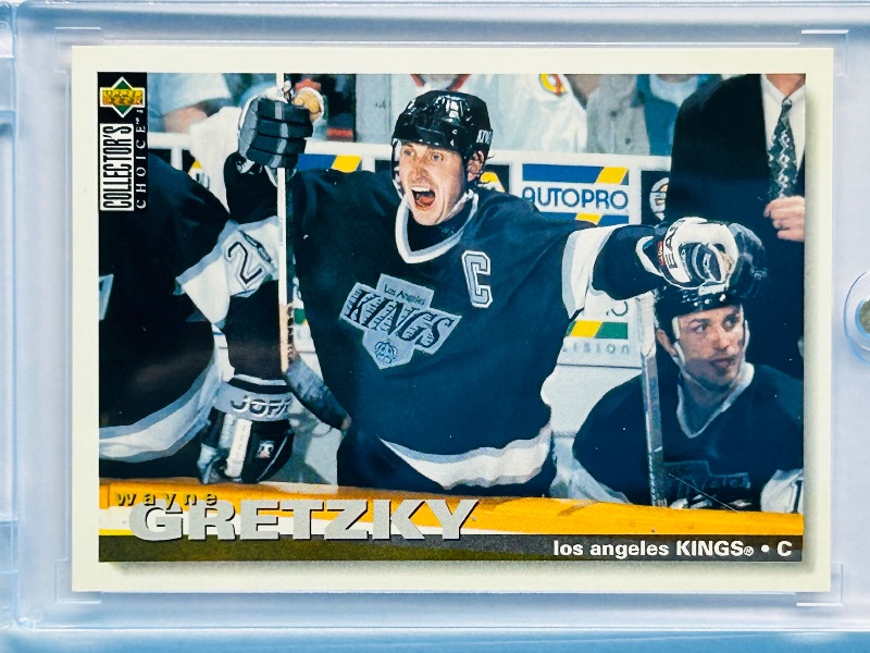 Photo 1 of 593916… Wayne Gretzky card 1 in hard plastic case