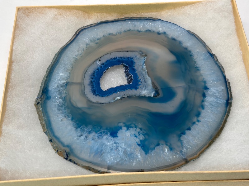 Photo 1 of 594095… 5” agate slice with stand in gift box