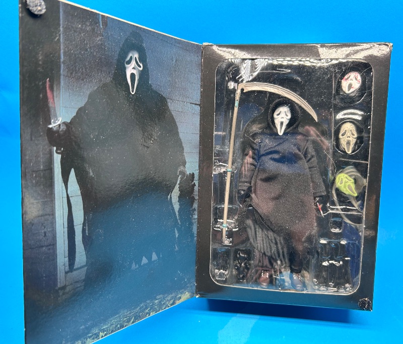 Photo 1 of 594148…NECA Ghost Face Scream action figure - missing extra knives
