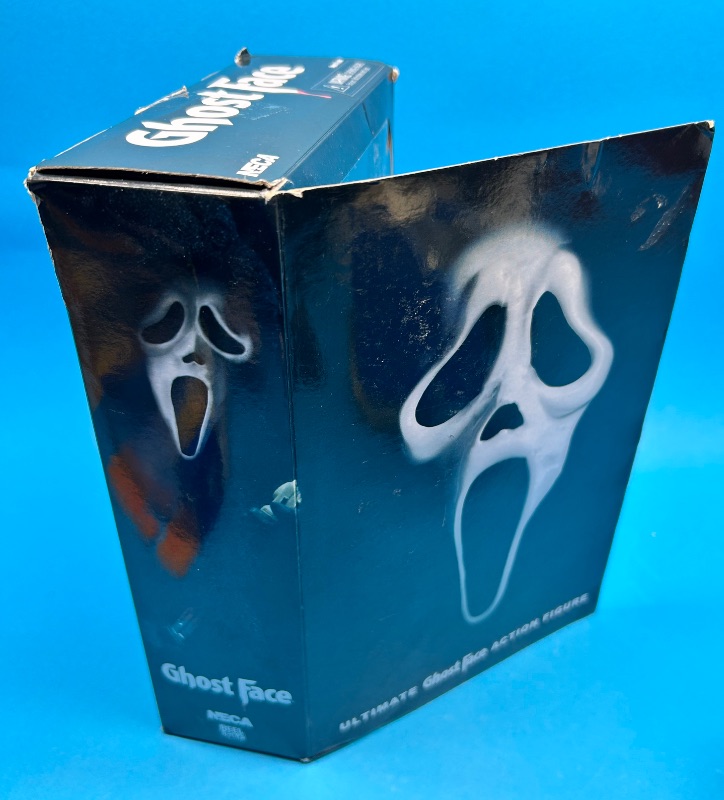 Photo 1 of 594148…NECA Ghost Face Scream action figure - missing extra knives