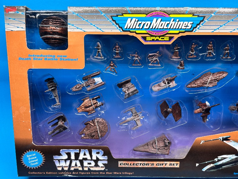 Photo 1 of 594151…Star Wars micromachines collector’s gift set