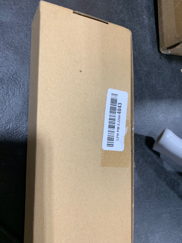 Photo 1 of Fancy Buying New A1181 Battery for Apple 13" MacBook A1185 (Mid. / Late 2006, Mid. / Late 2007, Early/Late 2008, Early/Mid. 2009) Fits MA254 MA255 MB402 MA566 MA561 MA699 MA700 MB061 MB062 MB402