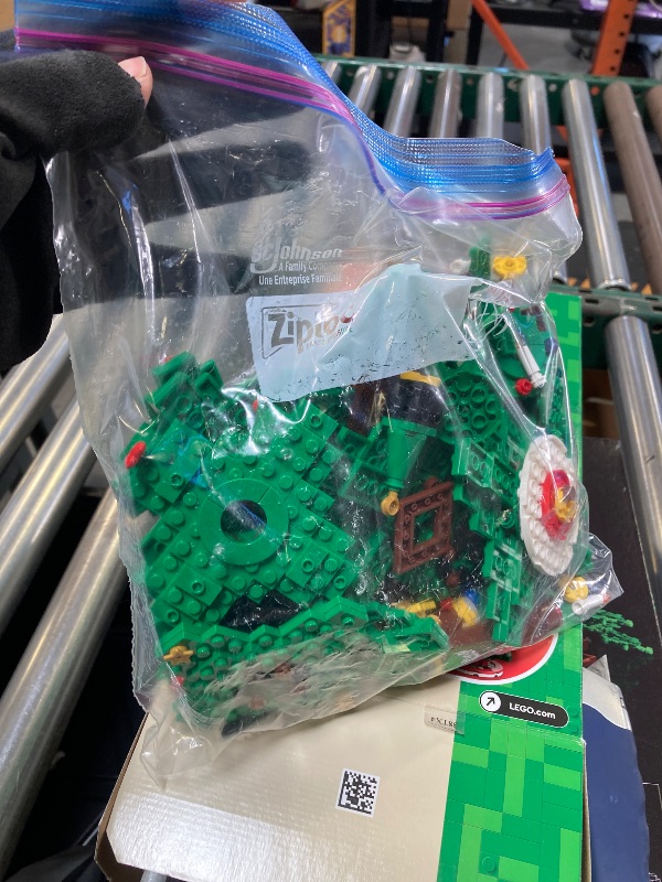Photo 1 of Christmas Tree LEGO 
