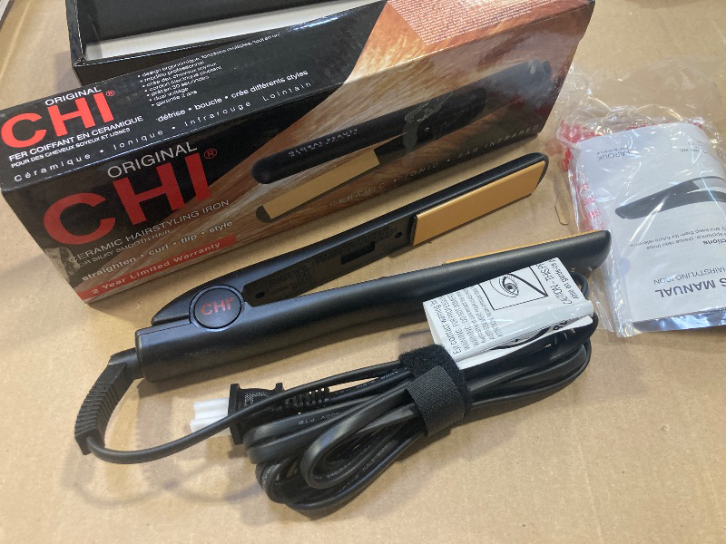 Photo 1 of CHI Original CHI Flat Iron 1" - Black Black