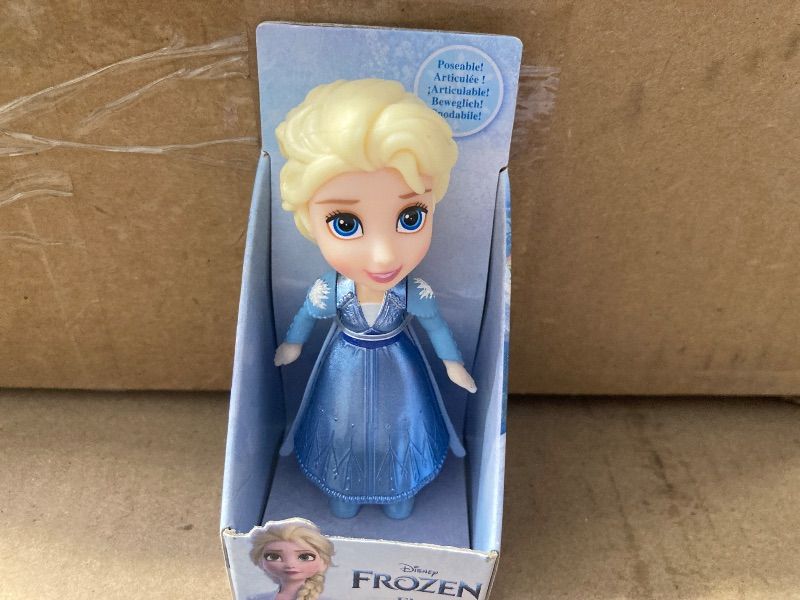 Photo 1 of mini 3in---Disney 2024 Frozen - Queen Elsa Doll New Metallic Look for 2024 Poseable !!
