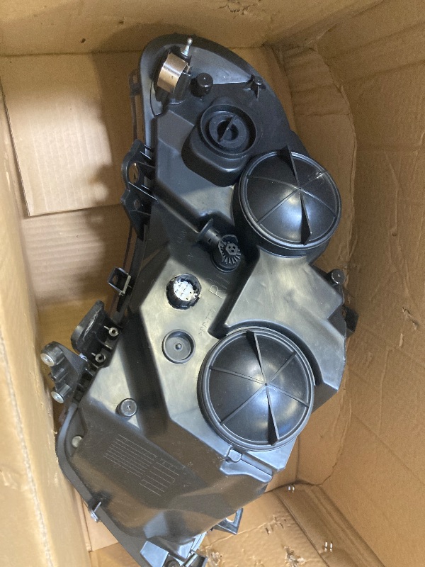 Photo 1 of 1pc--SAILIN Replacement Passenger Right Side Headlight Headlamp without DRL Assemble Complete for RAM Promaster 1500 2500 3500 from 2010-2022
