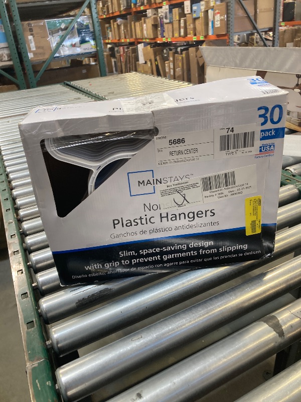 Photo 1 of Mainstays Non-Slip Clothing Hangers 30 Pack White Durable Plastic TPE Strips
