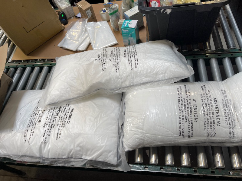 Photo 1 of Set of 3 Pillows 