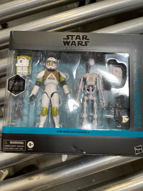 Photo 1 of STAR WARS The Black Series Clone Commando (Urban Fighter) & B1 Battle Droid (Training), Battlefront II 6 Inch Action Figures (Amazon Exclusive)