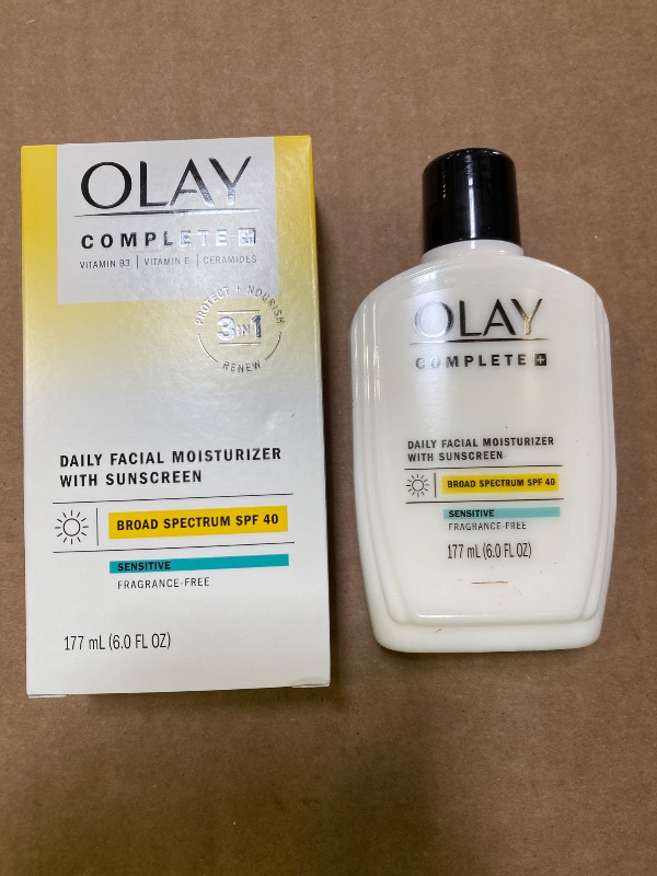 Photo 1 of Olay Complete+ Face Moisturizer with Sunscreen SPF 40, For Sensitive Skin, Broad Spectrum Sun Protection, Fragrence-Free - No White Cast on All Tones, Nourishes Moisture Barrier - Ceramides, 6 Oz