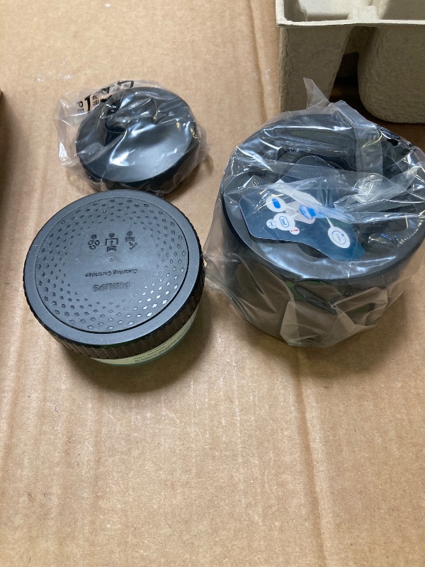 Photo 1 of Philips Norelco Shaver Series 9000 Cleaning Pod, Charging Stand and Travel Case, Model S9987/85(ACCESSORIES ONLY)