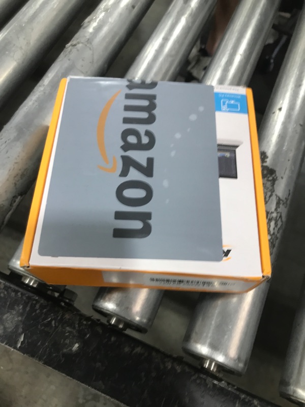 Photo 1 of USB C Switch 2 in 1 Out or 1 in 2 Out, Type-C Bidirectional Switcher Used for 2 Computers with C Port, Supports 4K@120Hz 8K@60Hz Video / 10Gbps Data Transfer, Notes: No Splitter Function