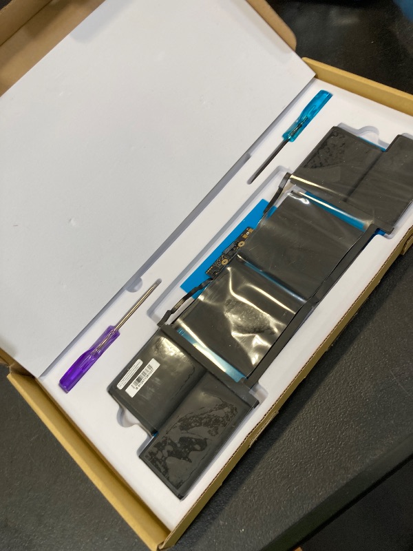 Photo 1 of Fancy Buying A1707 A1820 Laptop Battery for MacBook Pro 15 inch A1707 (Late 2016 Mid 2017) Touch Bar EMC 3162 3072 Series MLH32LL/A MLH42LL/A MLW72LL/A MLW72HN/A MLW82LL/A MPTR2LL/A MPTT2LL/A