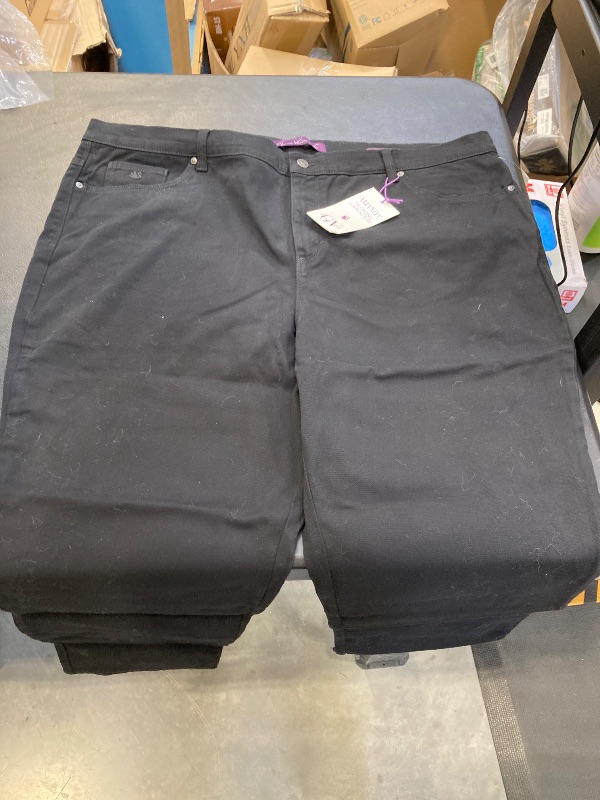 Photo 1 of Gloria Vanderbilt Amanda Stretch Fabric Womens High Rise Straight Leg Regular Fit Jean ( size 22W ) 