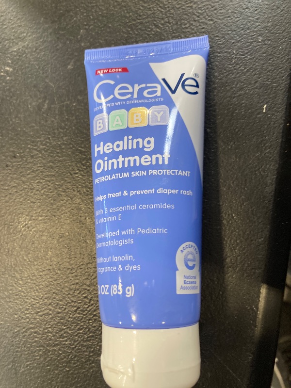 Photo 1 of CeraVe Diaper Rash Cream, Baby Healing Ointment for Extra Dry, Cracked Skin, Diaper Cream with Ceramides & Vitamin E, Lanolin, Fragrance, Paraben, Dye, Phthalates & Sulfate Free, 3 Ounce