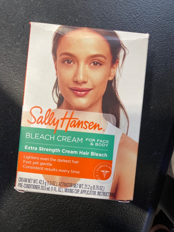 Photo 1 of Sally Hansen Depilatories 