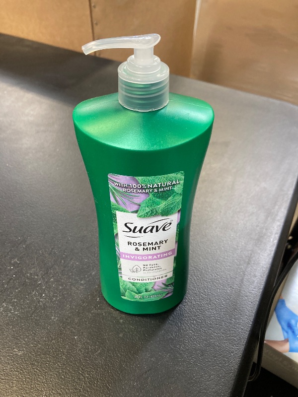 Photo 1 of Suave Professionals Invigorating Conditioner for Dry, Damaged Hair Rosemary and Mint Paraben-free and Dye-free Deep Hair 28 oz