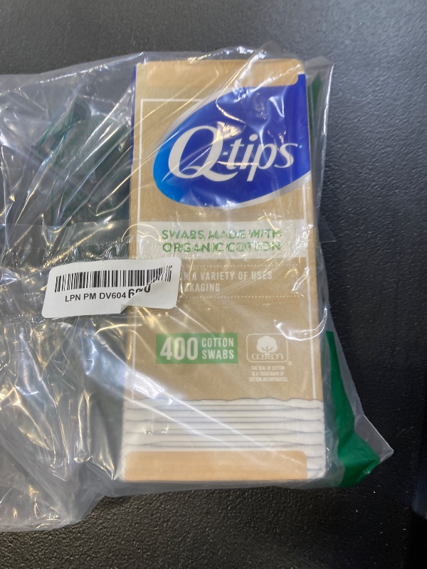 Photo 1 of Q-tips Cotton Swabs Organic Swab Ultimate Home and Beauty Tool Made from Organic Cotton, Paper 400 Count