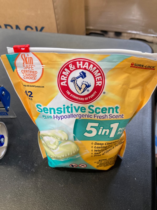 Photo 1 of Arm & Hammer Sensitive Fresh Scent 5-IN-1 Power Paks, 42 count