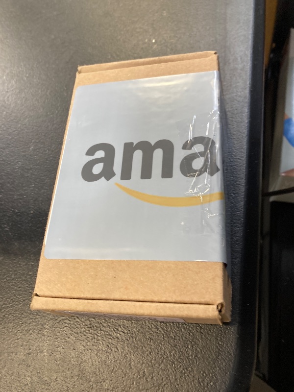 Photo 1 of Gillette Venus Smooth Women's Razor Handle + 6 Refills with Soft-Grip Gel Handle