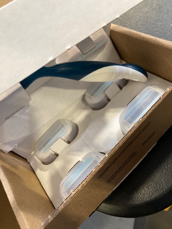 Photo 1 of Gillette Venus Smooth Women's Razor Handle + 6 Refills with Soft-Grip Gel Handle