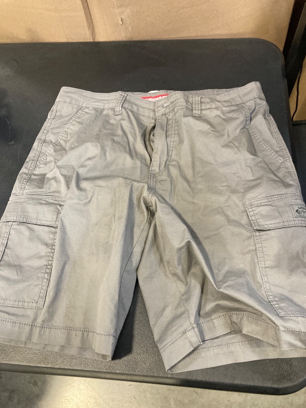 Photo 1 of Men's UNIONBAY Cargo Shorts size 34