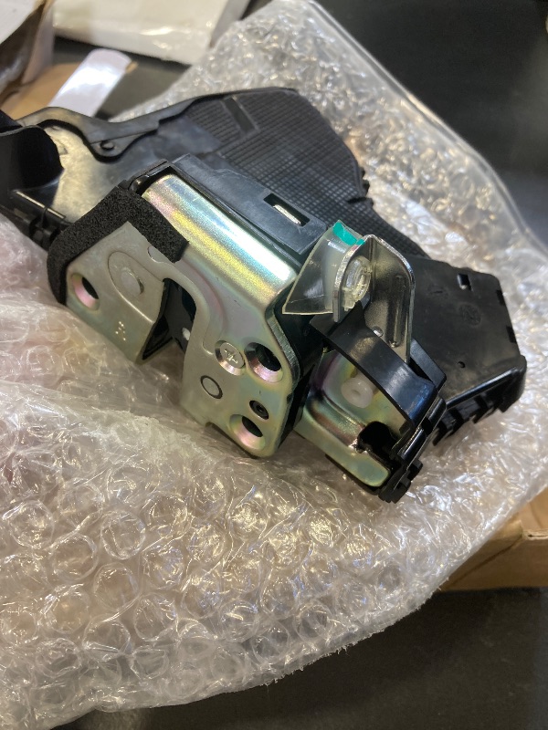 Photo 1 of X AUTOHAUX Power Door Lock Actuator Motor Front Right Passenger Side for Toyota 4Runner Camry for Scion IQ for Lexus CT200h ES300h 69030-0C050 69030-42230