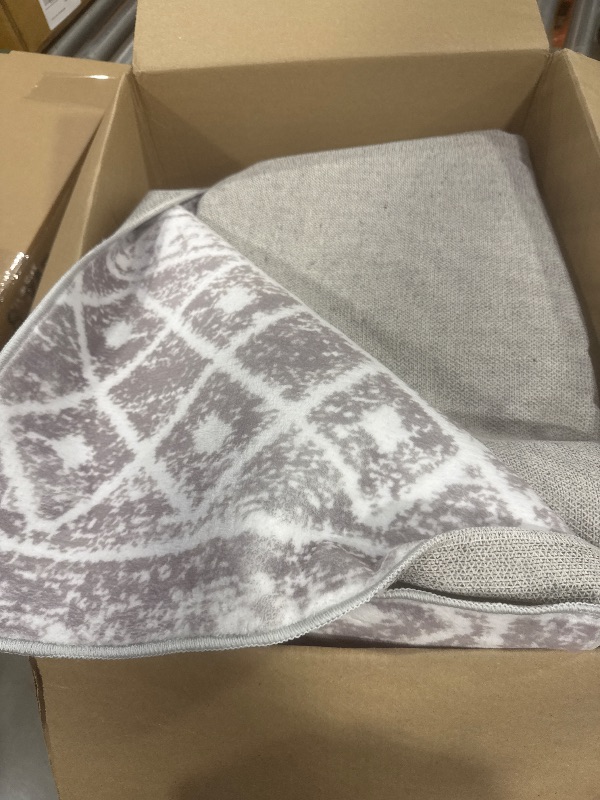 Photo 1 of Large Gray Area Rug  size 6x9.
