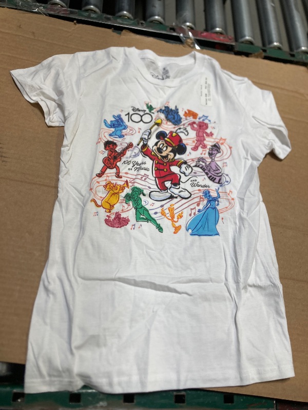 Photo 1 of Zuny Womens Disney Shirt ( Junior Size Large ) 