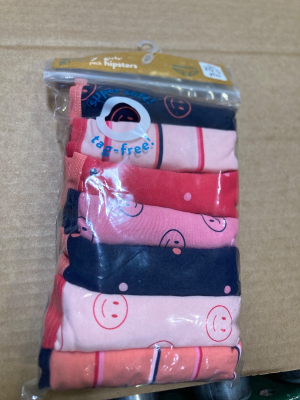 Photo 1 of 7 pk Girls Hipsters size 20.5 plus 