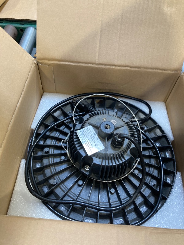 Photo 1 of BEULT 100W UFO LED High Bay Light 15000lm 5000K IP65 UL Approved 5' Cable with US Plug Alternative to 400W MH/HPS widely Used for Warehouse Shop Workshop Industrial Factory