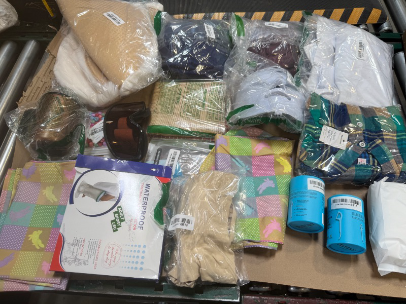 Photo 1 of Box Lot of Miscellaneous Items/FINAL SALE 