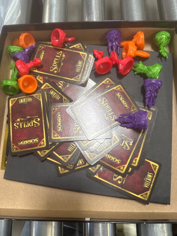 Photo 1 of Hasbro Gaming Sorry! Board Game: Disney Villains Edition Kids Game, Family Games for Ages 6 and Up (Amazon Exclusive)
