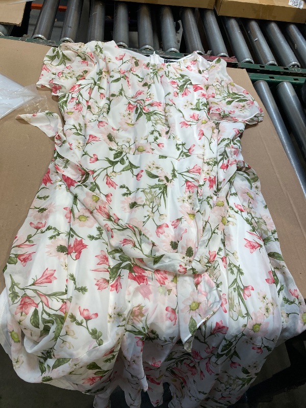 Photo 1 of Jessica Howard Plus Flutter Sleeve Short Sleeve Floral Midi Fit + Flare Dress size 14 W 