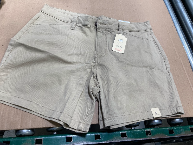 Photo 1 of St. John's Bay Women's Mid Rise Chino Short 6" ( size 12 petite ) 