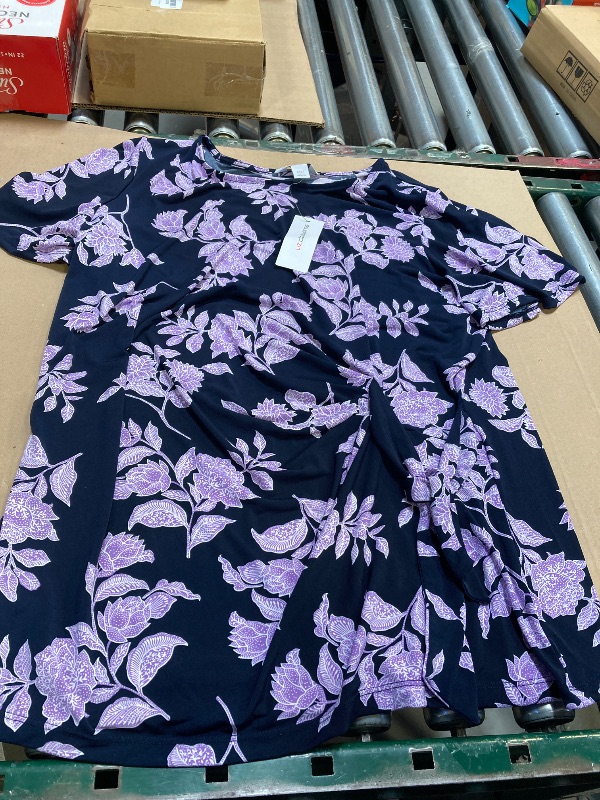 Photo 1 of Liz Claiborne Floral Top ( size xxlt ) 