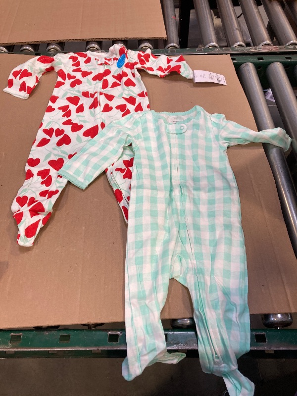 Photo 1 of Baby Carter's 2-Pack 2-Way Zip Footie Sleep & Plays ( size 9M ) 