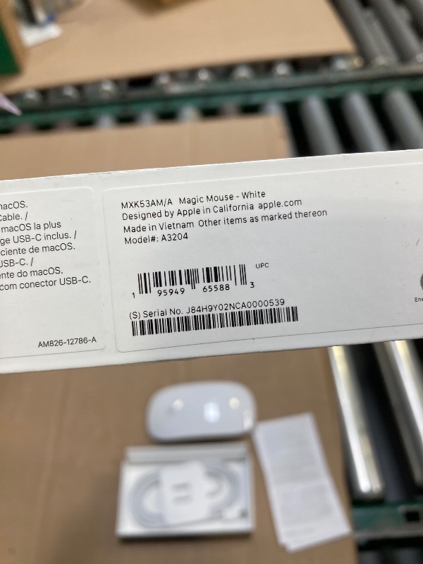 Photo 1 of Apple Magic Mouse - White Multi-Touch Surface ???????